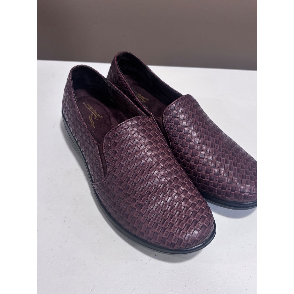 Easy Street Comfort Wave Woven Burgundy Slip On Loafers Womens Size 8 M